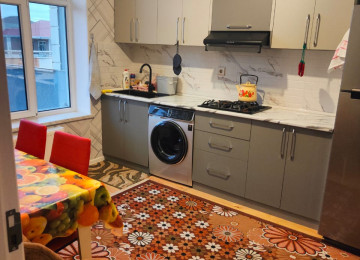 YASAYISLI EV BEZI ESYSLARLA SATILIR!Sabuncu rayonu Zabrat