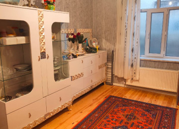 YASAYISLI EV BEZI ESYSLARLA SATILIR!Sabuncu rayonu Zabrat