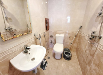 Nizami metrosu, F.Ibrahimbeyov kucesi,(5-ci paralel) Araz