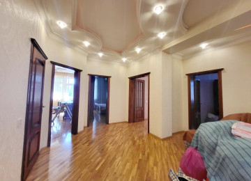 Nizami metrosu, F.Ibrahimbeyov kucesi,(5-ci paralel) Araz