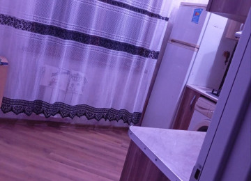 Salam 1 nəfər otağ yoldaşı qız axtarılır. Evdə bütün