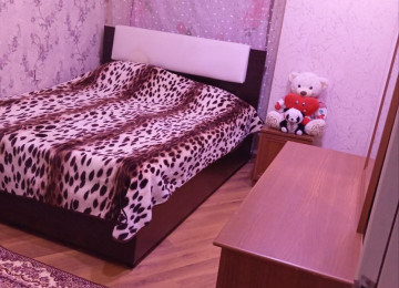 Salam 1 nəfər otağ yoldaşı qız axtarılır. Evdə bütün