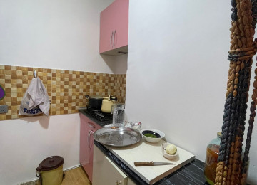 Mənzilin Kodu AAAF 6059 B Mənzil YALNIZ Nağd satılır nağd