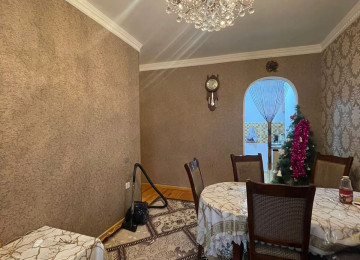 Mənzilin Kodu AAAF 6059 B Mənzil YALNIZ Nağd satılır nağd