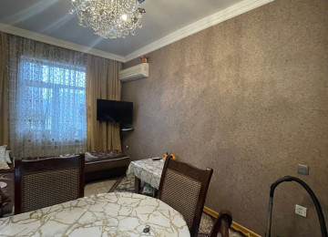 Mənzilin Kodu AAAF 6059 B Mənzil YALNIZ Nağd satılır nağd