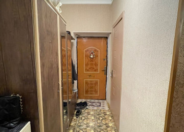 Mənzilin Kodu AAAF 6059 B Mənzil YALNIZ Nağd satılır nağd