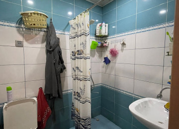 Mənzilin Kodu AAAF 6059 B Mənzil YALNIZ Nağd satılır nağd