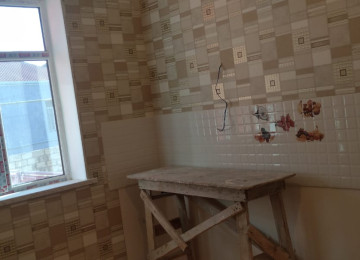 3 OTAQLİ QOŞA DAŞLA TUKİLMİŞ EV SATİLİR! Zabrat qesebesi