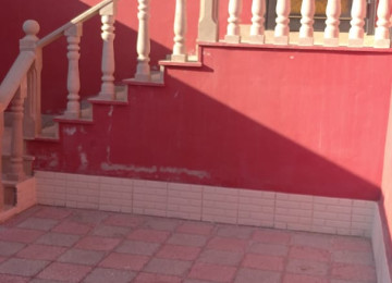 3 OTAQLİ QOŞA DAŞLA TUKİLMİŞ EV SATİLİR! Zabrat qesebesi