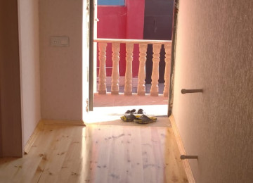 3 OTAQLİ QOŞA DAŞLA TUKİLMİŞ EV SATİLİR! Zabrat qesebesi