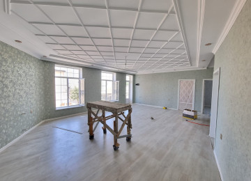 Zabrat 1 qesebinde tam merkez yerde Qai ilə üz üzə yolda