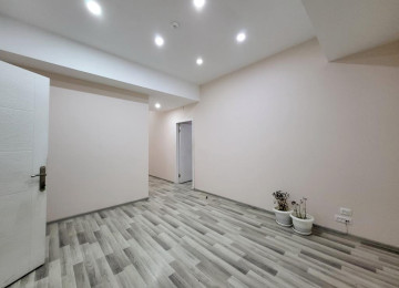 E.Recebli kucesi, Qerb Universitetinin yaxinliqinda temirli