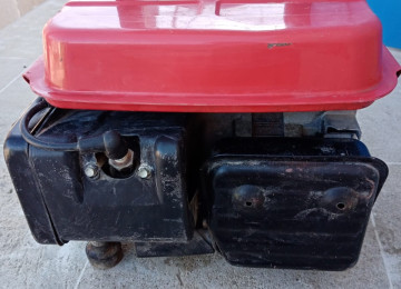 Generator benzinlə. 1.5 kw. 220 v. Qiymət 150 azn. Real