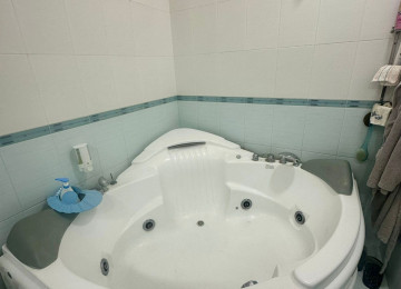 Cakkuzi ölçü 1.5x1.5 m hər şeyi işləkdir. Qiyməti 240 azn.