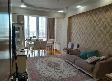 Azadlıq Prosbekti 28 may metrosunun yanında tikilmiş yeni