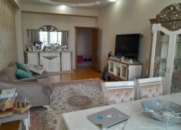 Azadlıq Prosbekti 28 may metrosunun yanında tikilmiş yeni