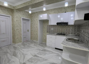 Xirdalan seheri AAAF parkda hazir-yasayisli binada 17/10-cu