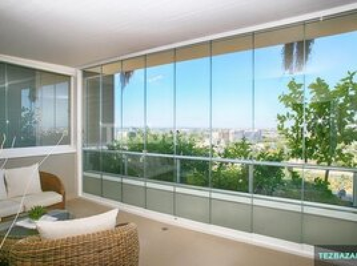 Cam Balkon Qatlanan şüşəli balkonlar evlərimizdə və iş yerlərimizdə
