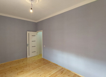 Xırdalanda Aaaf parka 7 nömrəli Məktəbə yaxın 4 Otaqlı