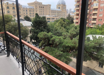 Şəhərin mərkəzində! Qış parkının yanında, Bravo marketi,