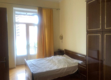 Şəhərin mərkəzində! Qış parkının yanında, Bravo marketi,