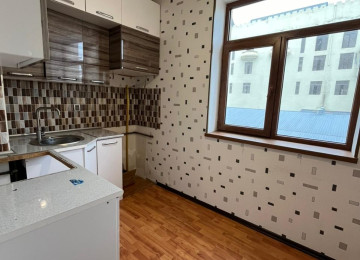 Xirdalan seheri AAAF parkda hazir-yasayisli binada 5/2-ci