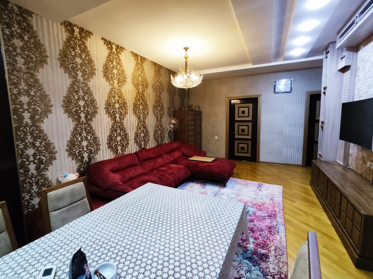 3 otaqli kiraye menzil Q.Qarayev metrosunun cixisi, 32 sayli orta mektebin