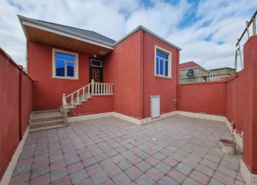 Zabrat qesebesinde əsas yola,şəhər marşurutlarının yoluna