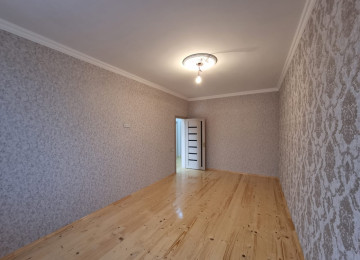 Zabrat qesebesinde əsas yola,şəhər marşurutlarının yoluna