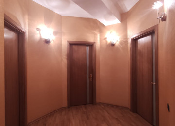 Nəsimi r-nu Mirəli Qaşqay küçəsində 28 may mst yaxinlığında