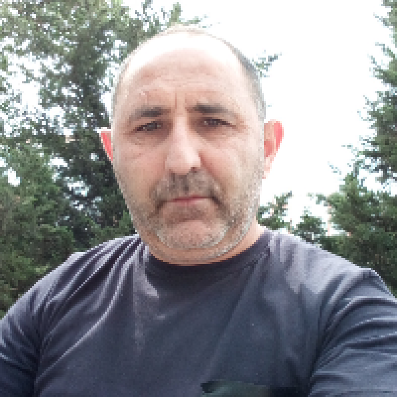 Muhafize isi axtariram 42 yasim var Boyum 1.78 cekim 85 .2002--2015 ci Ile qeder