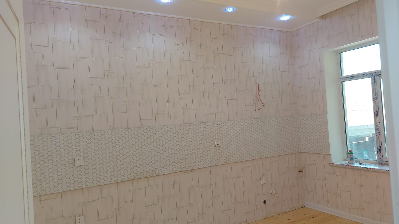 4 OTAQLİ QOŞA DAŞLA TUKİLMİŞ ALTI QARAJLI EV SATİLİR!