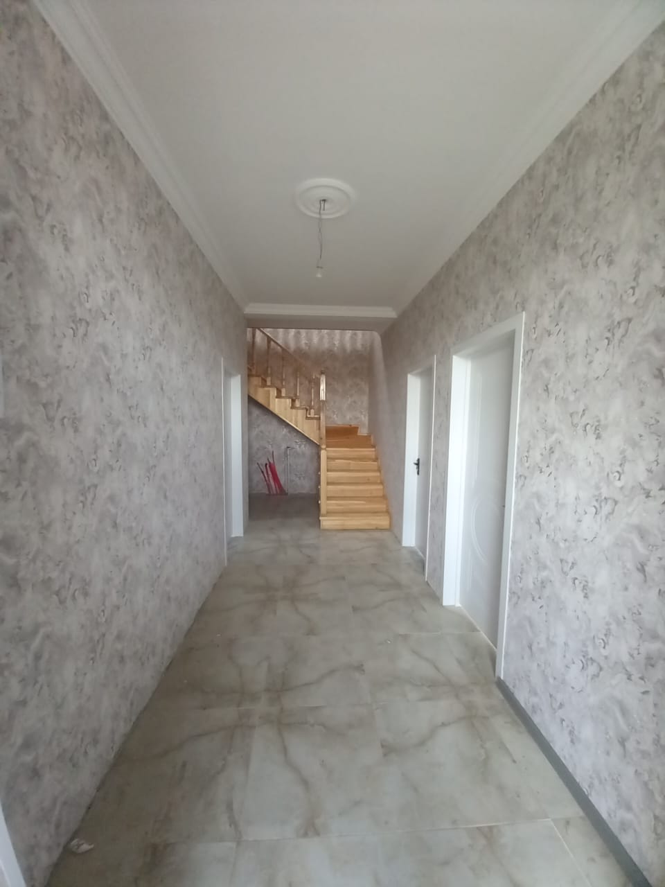 ÖZUNE TİKİLMİŞ KUPCALI EV TECİLİ SATİLİR! Məhəmmədi yolu