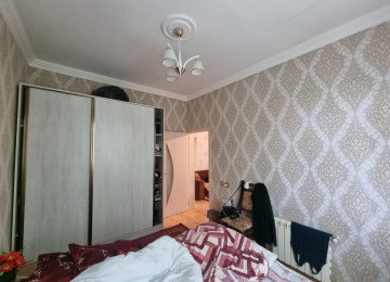 Zabrat 1 qəsəbəsində tam merkez yerde,kohne polis