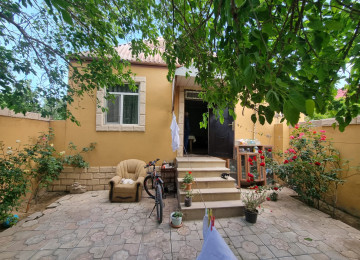 Zabrat 1 qəsəbəsində tam merkez yerde,kohne polis