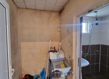 Zabrat 1 qəsəbəsində tam merkez yerde,kohne polis