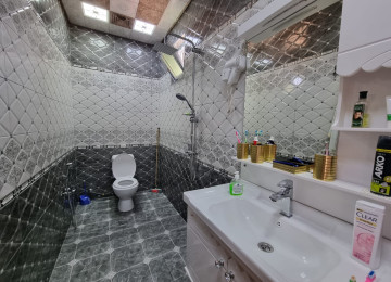 Zabrat qesebesinde marsurut yolunun üstünde Kerpic zavod