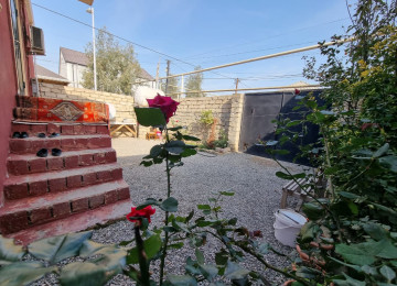 Zabrat qesebesinde marsurut yolunun üstünde Kerpic zavod