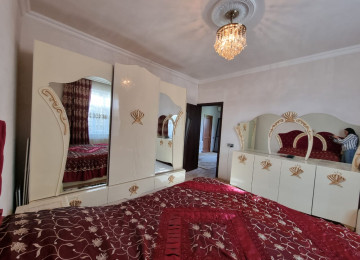 Zabrat qesebesinde marsurut yolunun üstünde Kerpic zavod