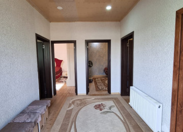 Zabrat qesebesinde marsurut yolunun üstünde Kerpic zavod