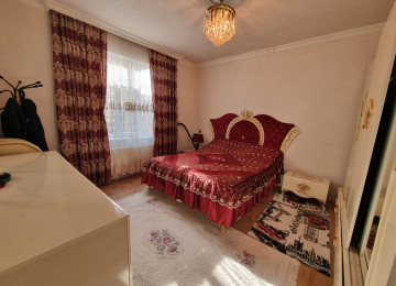 Zabrat qesebesinde marsurut yolunun üstünde Kerpic zavod