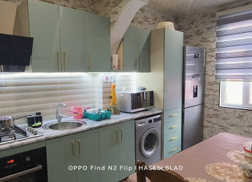 Zabrat 1 qəsəbəsində yola 81 və 92 sayli məktəbə, Araz