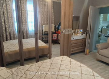 Zabrat 1 qəsəbəsində yola 81 və 92 sayli məktəbə, Araz