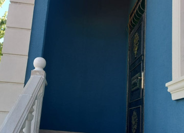 4 OTAQLİ QOŞA DAŞLA TUKİLMİŞ ALTI QARAJLI EV SATİLİR!