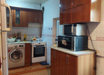 Sabuncu r. Zabrat gəsəbəsində Əsas yola Uşag bacasina yaxın