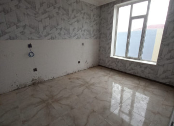 ÖZUNE TİKİLMİŞ KUPCALI EV TECİLİ SATİLİR! Məhəmmədi yolu