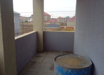 ÖZUNE TİKİLMİŞ KUPCALI EV TECİLİ SATİLİR! Məhəmmədi yolu