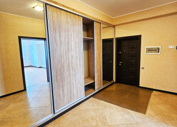 Neftçilər metrosunun yanı . 5 deqiqelik piyada mesafede .