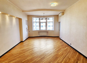 Neftçilər metrosunun yanı . 5 deqiqelik piyada mesafede .