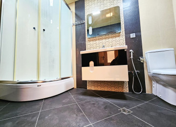 Neftçilər metrosunun yanı . 5 deqiqelik piyada mesafede .